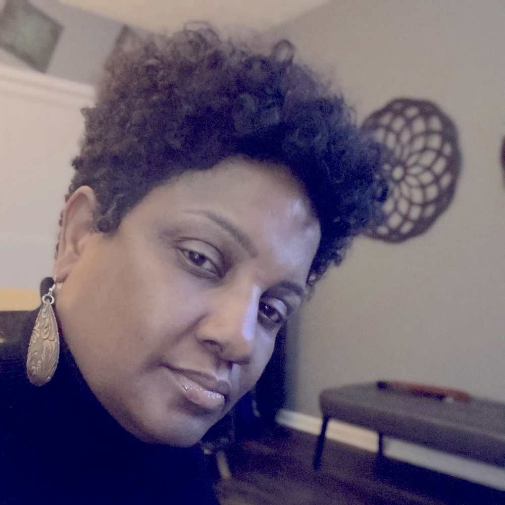 Meet your Posher, Yvette